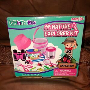 GiftInTheBox NWT IN BOX Nature Explorer Kit 12pc Pink Outdoor Adventure Toy Set
